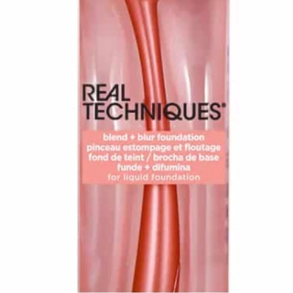 Real Techniques Blend And Blur Foundation Makeup Brush